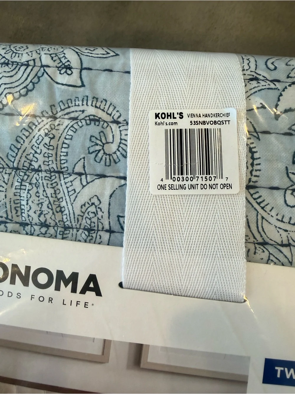 NWT Navy and Light Blue Quilted Twin Bedspread Set - Classic Stripe